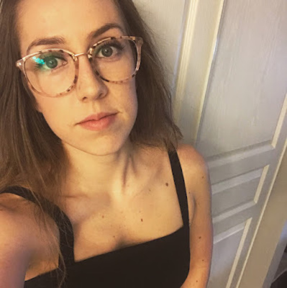 Meet your Posher, Lindsay - Picture 1 of 1